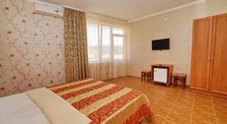 Гостиница Comfort Новомихайловский Двухместный номер с 1 кроватью или 2 отдельными кроватями-8